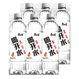 康师傅喝开水 550ml 三瓶装，瓶身印有喝开水与温和甘甜字样
